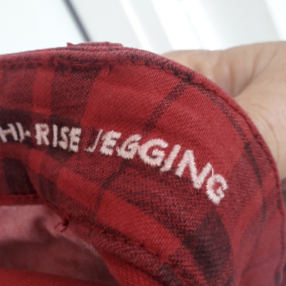 AEO Next Level Stretch High Rise Red Plaid Jeggings - Picture 11 of 13
